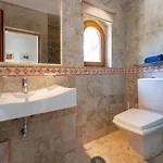 Willa The Quinta - 3 Bedroom Ensuite Villa, Swimming Pool, Beautiful Gardens, Water Features And Almancil