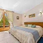 Willa The Quinta - 3 Bedroom Ensuite Villa, Swimming Pool, Beautiful Gardens, Water Features And Almancil