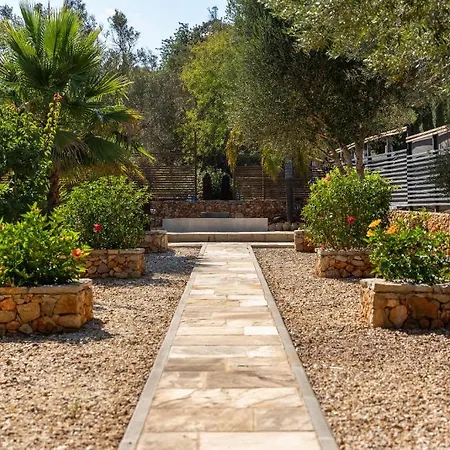 The Quinta - 3 Bedroom Ensuite Villa, Swimming Pool, Beautiful Gardens, Water Features And *