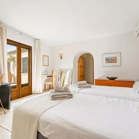 The Quinta - 3 Bedroom Ensuite Villa, Swimming Pool, Beautiful Gardens, Water Features And Villa