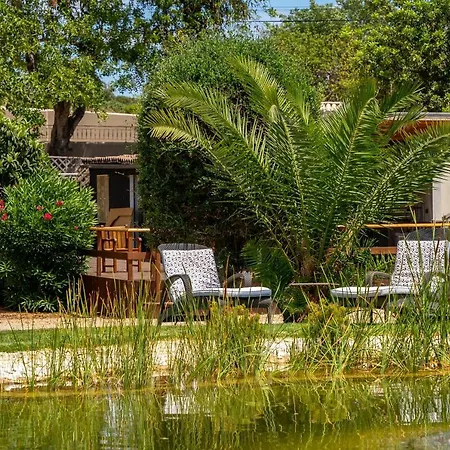 Villa The Quinta - 3 Bedroom Ensuite Villa, Swimming Pool, Beautiful Gardens, Water Features And *