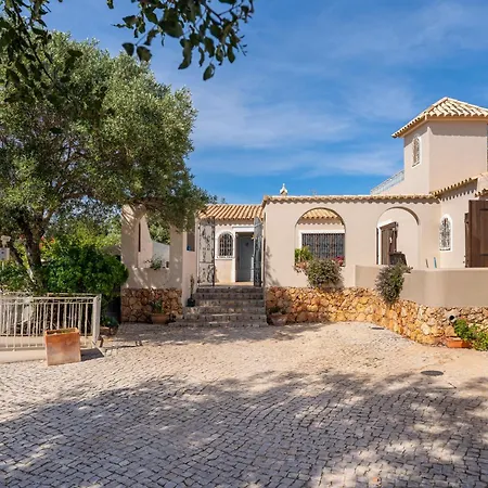 The Quinta - 3 Bedroom Ensuite Villa, Swimming Pool, Beautiful Gardens, Water Features And Villa