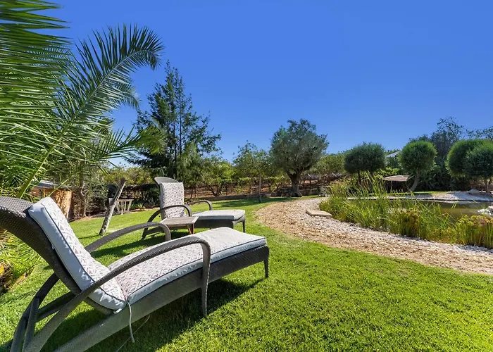 The Quinta - 3 Bedroom Ensuite Villa, Swimming Pool, Beautiful Gardens, Water Features And Lake * アルマンシル