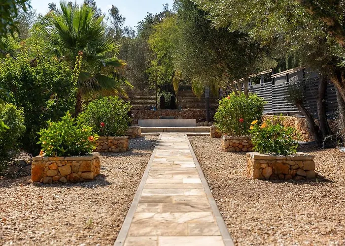 The Quinta - 3 Bedroom Ensuite Villa, Swimming Pool, Beautiful Gardens, Water Features And Lake *