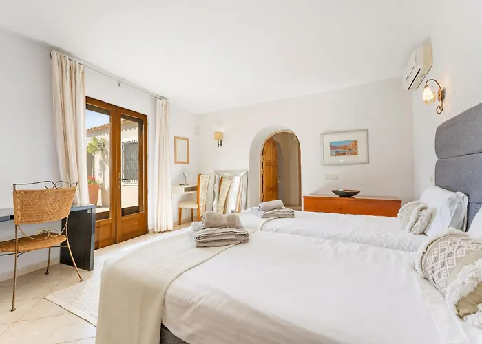 The Quinta - 3 Bedroom Ensuite Villa, Swimming Pool, Beautiful Gardens, Water Features And Villa